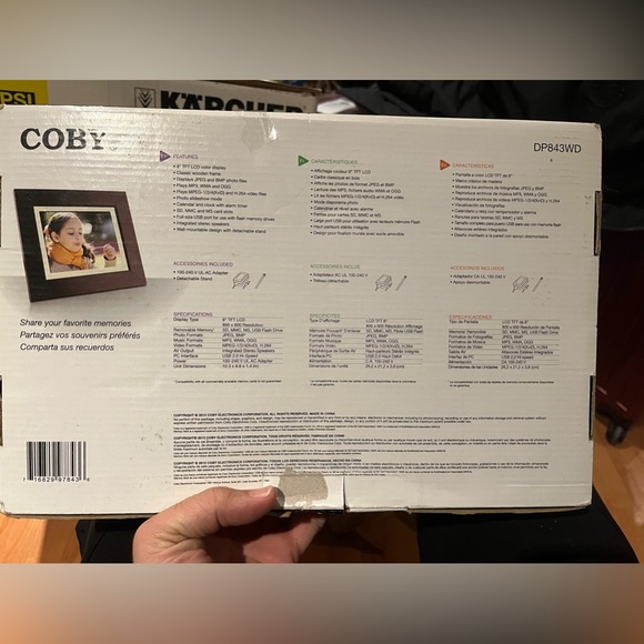 COBY 8” digital photo frame with playback - Picture 6 of 6